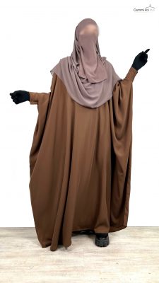 Abaya Saoudienne Moka x Maxi Hijab XXL Taupe x Half Niqab Taupe By Oummi Abi Moi
