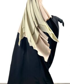 Khimar 3 Voiles Beige x Abaya Saoudienne Noire by Oummi Abi Moi