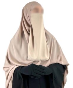 Half Niqab Beige x Maxi Hijab XXL Beige x Cape Noire by Oummi Abi Moi