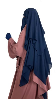 Abaya-Bubble-Taupe-Rose-x-Maxi-Khimar-Taupe-Rose-x-Niqab-3-Voiles-150cm-Sans-Casquette-Bleu-Nuit-x-Gants-Tactiles-Sans-Fleur-Bleu-by-Oummi-Abi-Moi