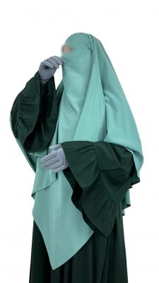 Abaya-Caly-Vert-Intense-x-Maxi-Khimar-Vert-Opaline-x-Gants-Court-Gris-Clair-By-Oummi-Abi-Moi-