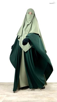 Cape Vert Intense x Abaya Caly Olive x Maxi Khimar Classique Olive by Oummi Abi Moi