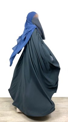 Kimocape Gris Foncé x Hijab Bleu Pétrole by Oummi Abi Moi