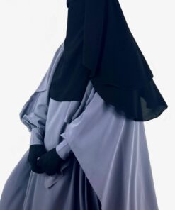 Niqab-Casquette-Pull-Down-3-voiles-x-Khimar-Double-Gris-Lilas-X-Abaya-Bubble-Gris-Lilas-by-Oummi-Abi-Moi-
