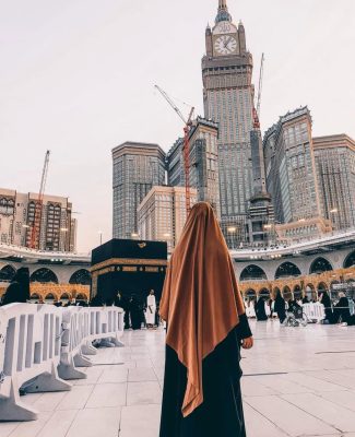 Essentiels Hajj Omra Mecque Abaya Khimar by Oummi Abi Moi