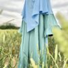 Abaya Caly Vert d'Eau Whool Peach x Maxi Khimar Classique Bleu Ciel Whool Peach by Oummi Abi Moi