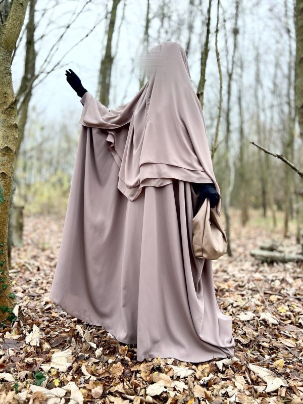 Abaya Saoudienne Caviary Taupe Nude by Oummi Abi Moi